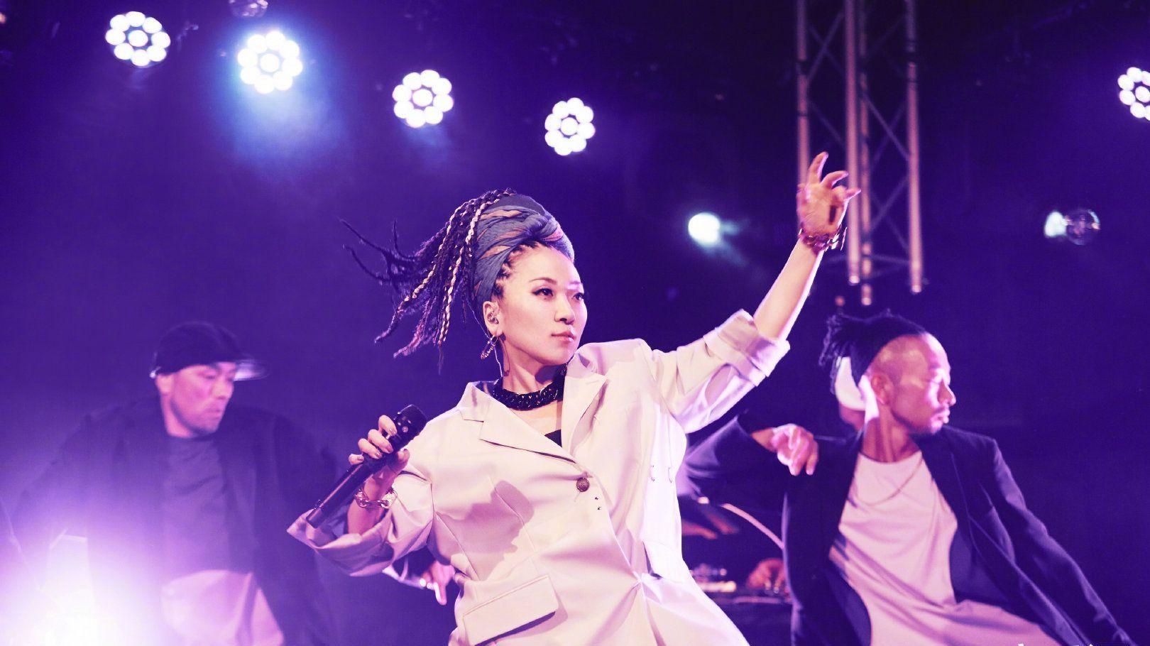 黄霄云|华晨宇、周深、米希亚形成分水岭,《歌手》舞台逐渐开始划分档次