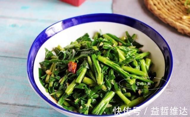 干辣椒|此菜晚餐吃好,被称为“菜中牛奶”,补钙不长肉,夏天吃还下火