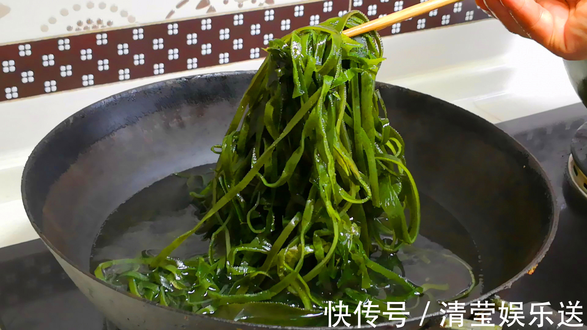 海带|泡海带时,可别直接放到水里就泡,教你正确做法,既简单又快速