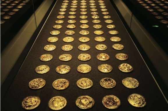 珍宝$千年古墓被光顾,盗墓贼少挖5厘米,却错失10吨珍宝