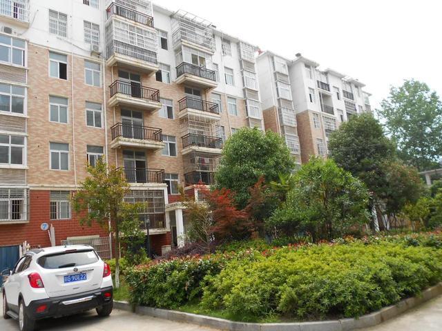 贬值|未来5年,楼梯房真的会比电梯房更值钱吗分析之后就清楚了