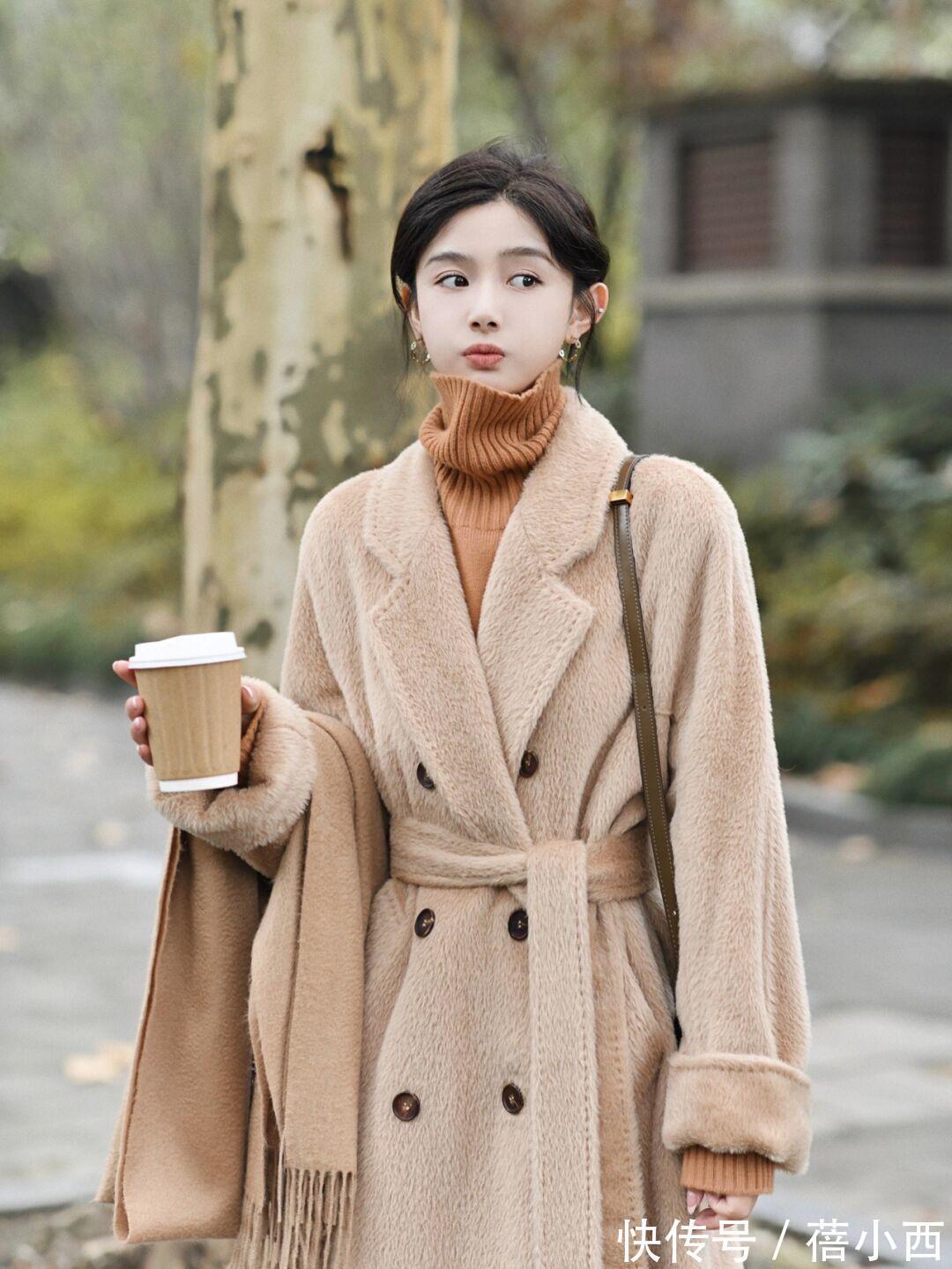 大衣|入手一件“长款大衣”,这样搭配阔腿裤、牛仔裤、半身裙,显档次