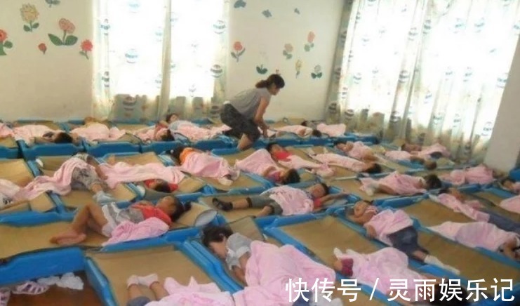家长|幼儿园老师在家长群发午睡照,宝妈看后雷霆大发:这什么服务