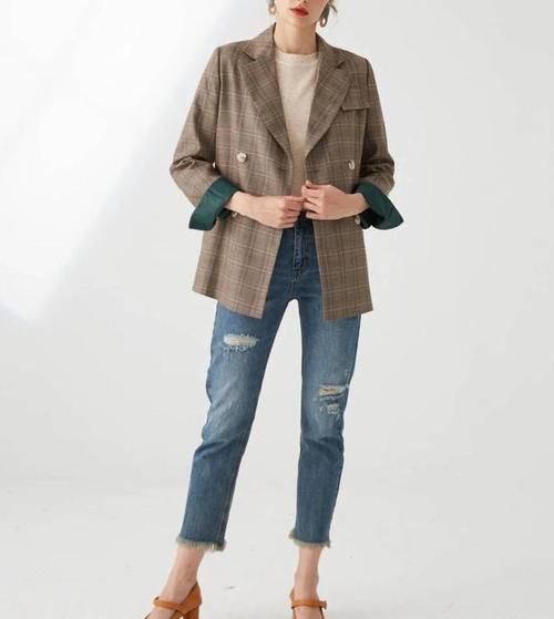 穿什么样的裤子会显得年轻些？