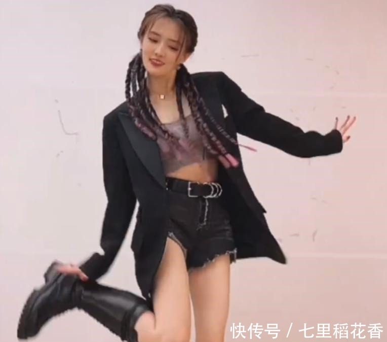 热裤|徐璐这下要爆火!无精修身材美上热搜榜,这是名品漫画腿没错了