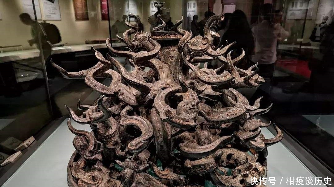 国家博物|战国墓出土108条“神龙”,国博:我来复制看看,结果却四不像