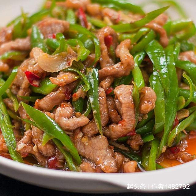 炒肉丝，别再放淀粉腌制了，大厨教你怎么做，炒出来的肉非常鲜嫩