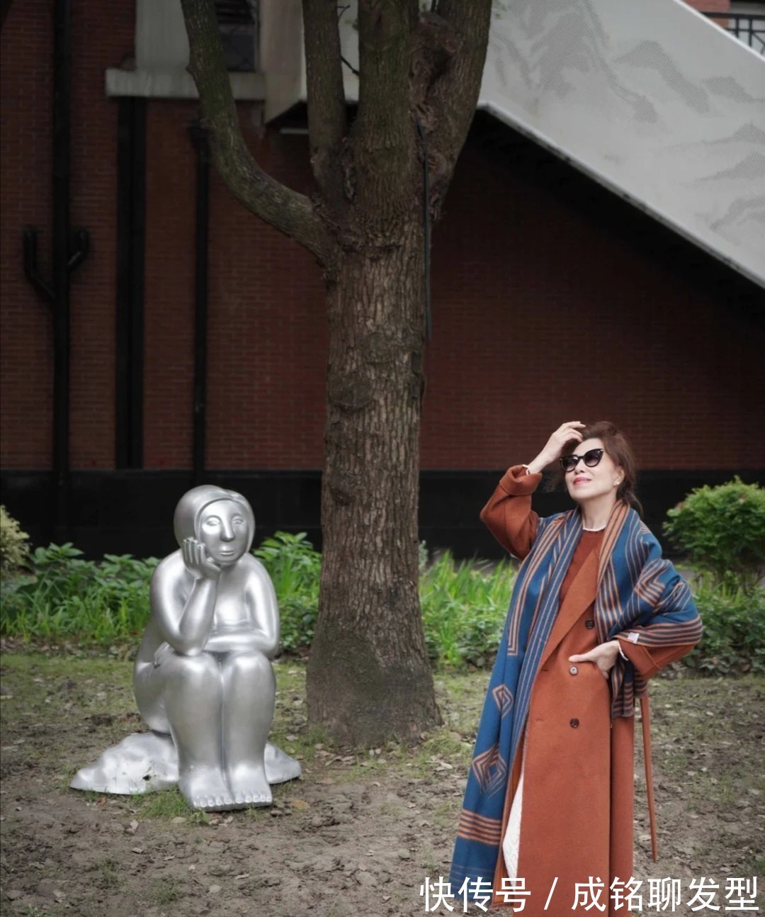 长大衣 终于找到适合五六十岁妈妈们的入冬穿搭!保暖又洋气,显瘦有气质