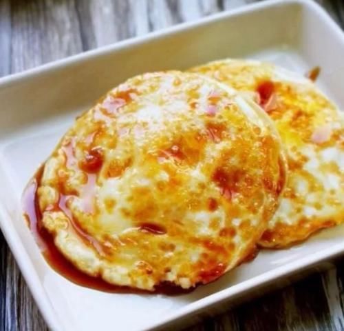 大厨|煎荷包蛋,热油还是凉油下锅?大厨:都不对,这么做鸡蛋香嫩完整