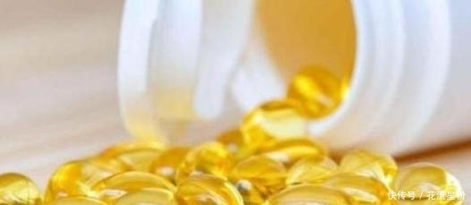 身体不适|女性睡前吃片维生素E,斑点消失了,皮肤越来越好,神奇