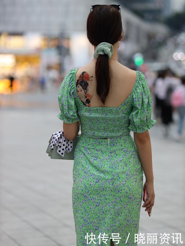 阿姨的“碎花裙”,绿的非同一般,普通女孩难以驾驭!