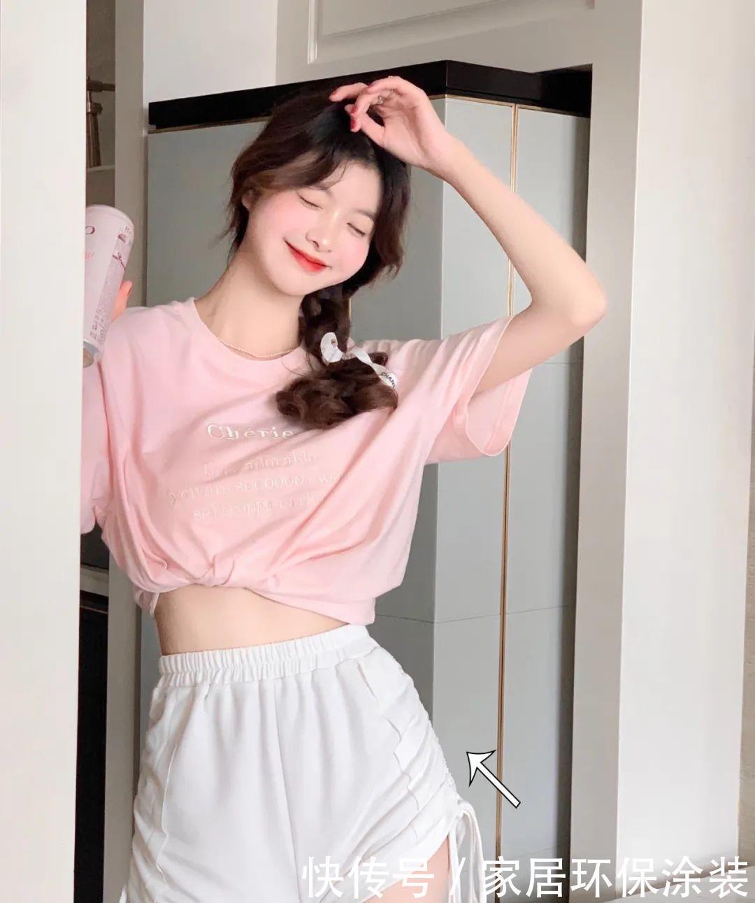 别再穿阔腿裤了!夏天穿这4条裤子,清凉又显