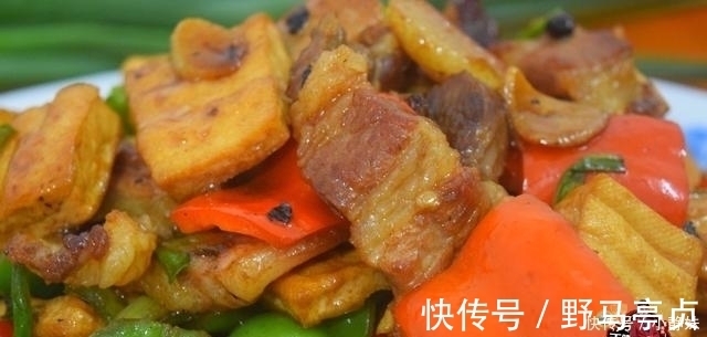 青红椒|五花肉炒豆腐最好吃的做法,简单美味又下饭,看看你喜欢吃不?