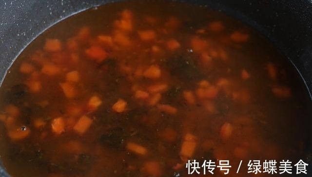 一款暖胃营养早餐,10分钟就能做好,没有鱼的小鱼面