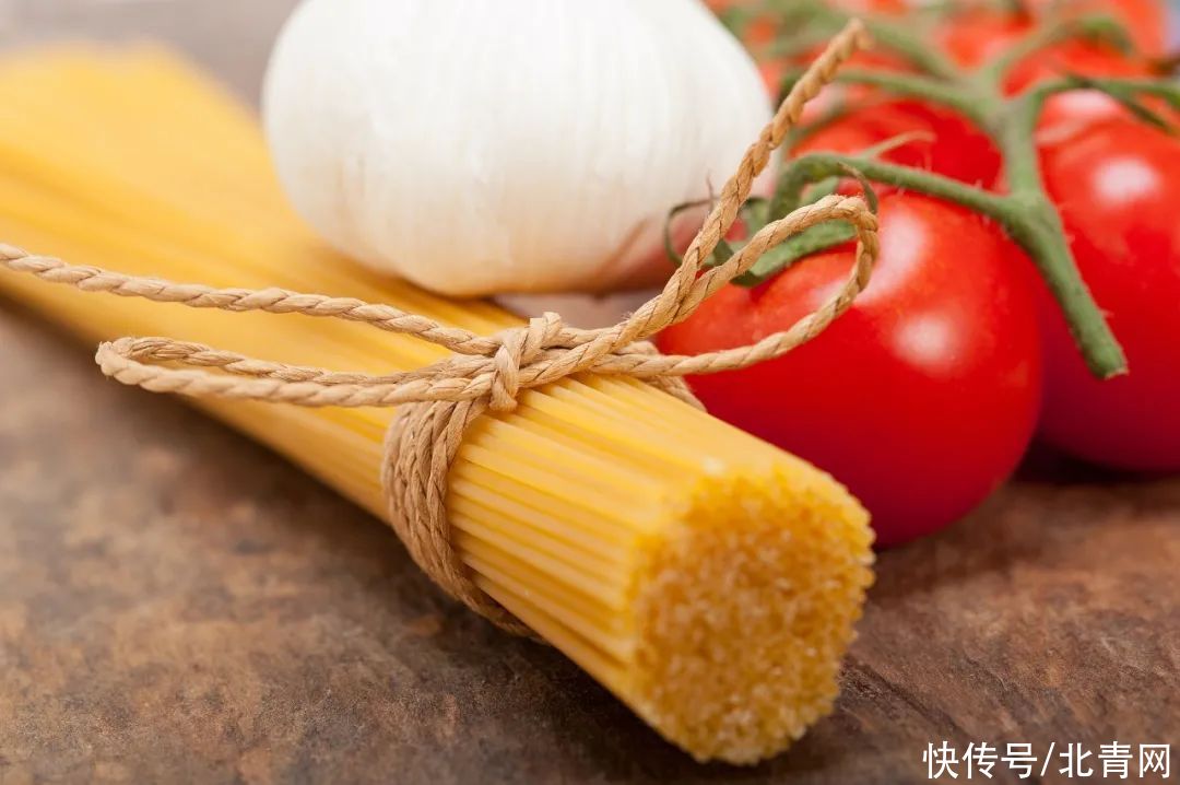 荞麦凉面|夏季宜吃面，这碗最适合，带走暑湿，不长胖，保健康~可别吃错了