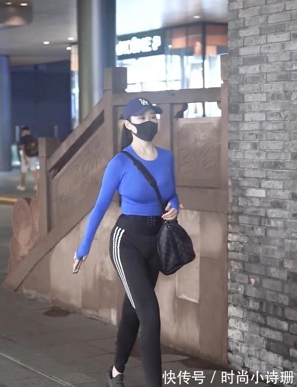 t恤|街头的“瑜伽裤”造型,有活力,又显得气场十足!