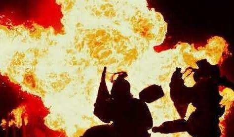 此人精通奇门遁甲,主公兵败被追杀,他用石头阵退敌