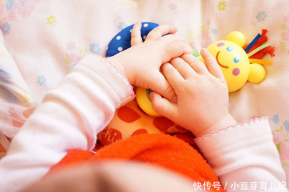 黑白卡|想要宝宝更聪明,六个有利于开发智力的小方法,宝妈可以参考一下