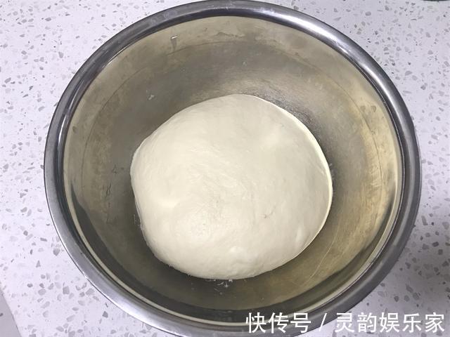 教你做玉米油老面包,发酵时冷藏3个小时,更松软香甜