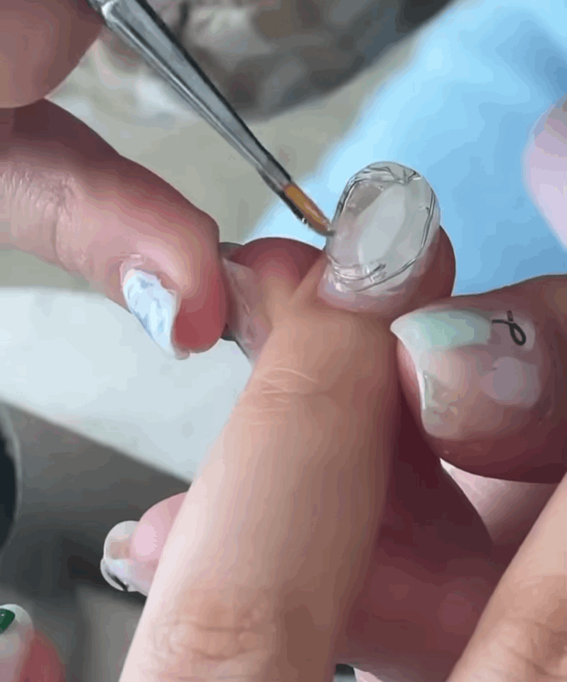 美甲|比今天是周五更令人开心的是……刚做了新美甲