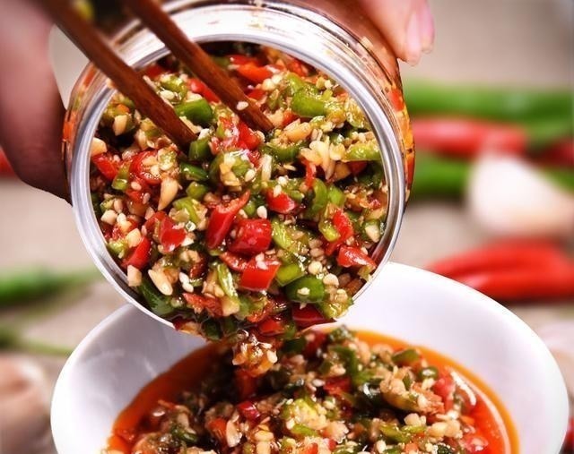 中国又一种美食在国外成为网红,老干妈被取代,老外吃了还想吃