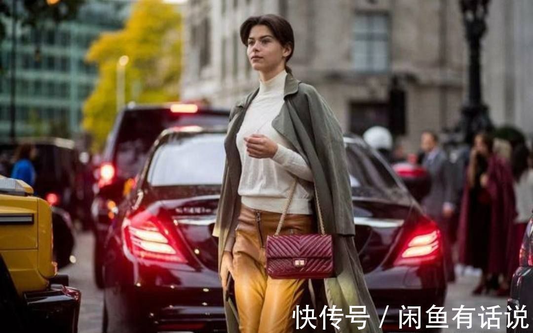 卫衣 40岁女人入冬衣服别买多,备好4件基础款就够,配大衣羽绒服都美