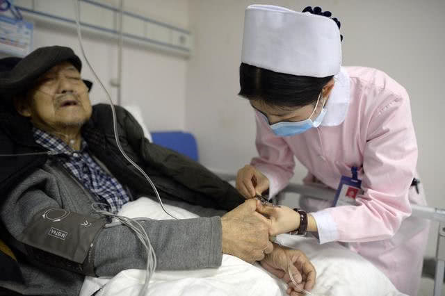 食物|肿瘤科医生告诉你2种食物平时多吃点，轻松消灭“癌细胞”