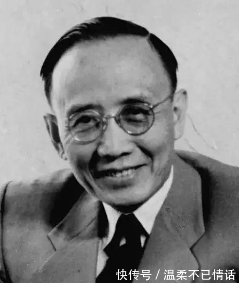 郭沫若#郭沫若用4字骂鲁迅,鲁迅加了5个字回骂,世人笑称:有水平!