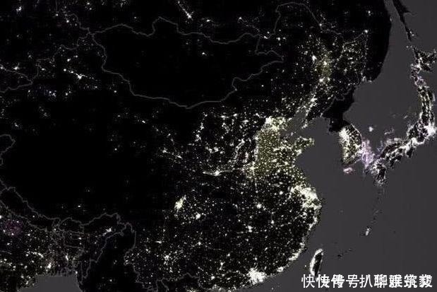 卫星 从卫星上看东亚的夜景，对比三个时期的中日韩三国差距