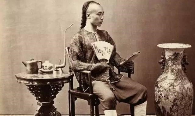 清朝人|续着长辫子的清朝人多久才洗头，平民贵族差异大，最倒霉的是大臣！