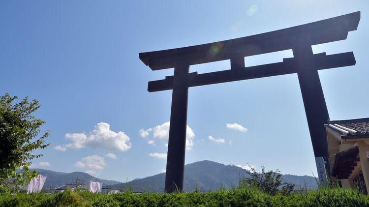 外国游客|奈良这个小众景点，内有神秘“蛇神”神社，外国游客难一窥其面貌