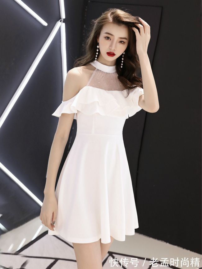 线条感|美女穿白色连衣裙,清新自然,优雅美丽迷人