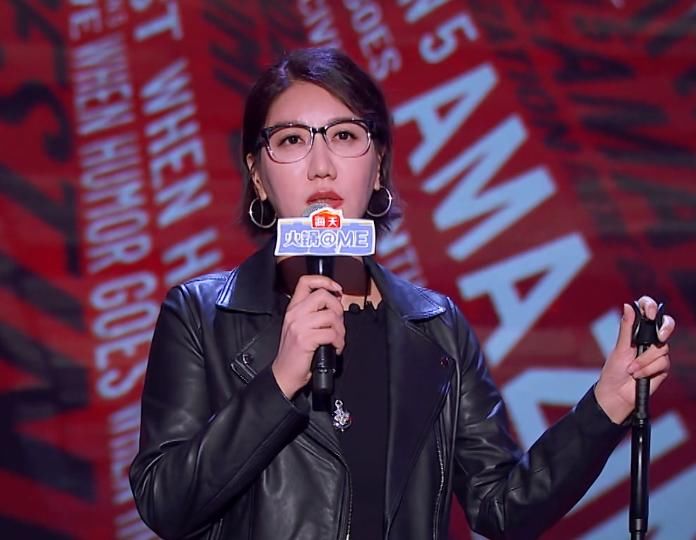 看提词器表演脱口秀?李诞的《吐槽大会》,黄子华看了估计要哭!