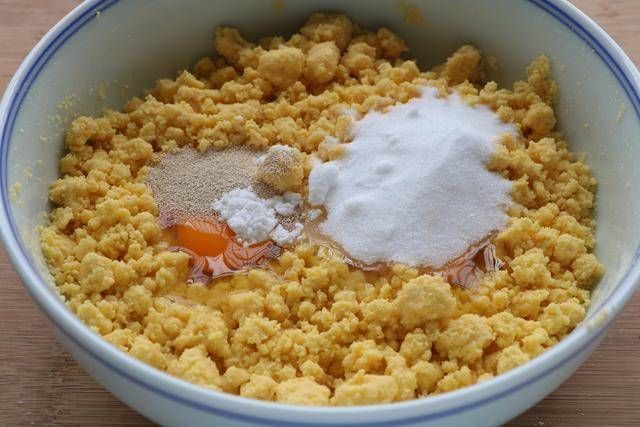 玉米面新吃法,不加一滴油,比发糕好吃,比面包简单,一吃就上瘾