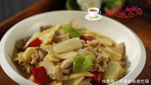 翻炒|冬吃萝卜夏吃姜,仔姜炒鸡腿肉的作法