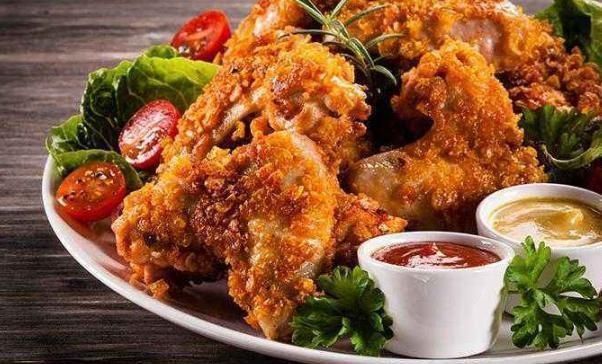 味道|同样是炸鸡,华莱士,肯德基,叫了只鸡,一对比就知差距一目了然
