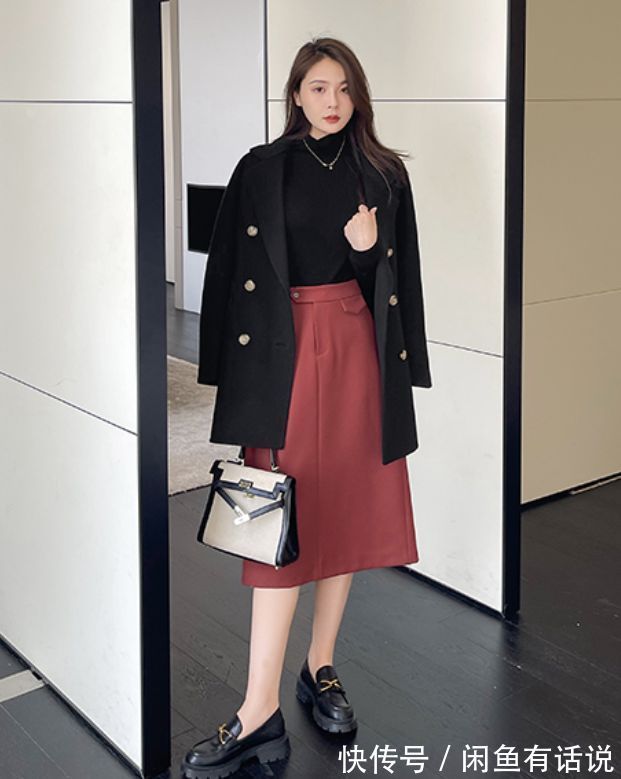 穿搭 打底衫还是黑色最百搭,35岁博主这几套秋冬穿搭,每一套都想照搬
