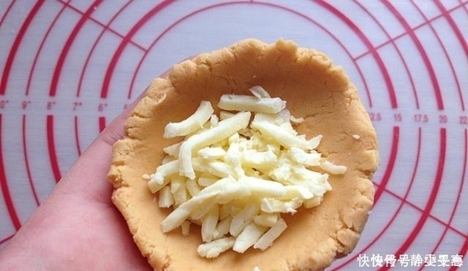 红薯怎么做才好吃，让大厨教你秘诀，内嫩外酥，家人都爱吃