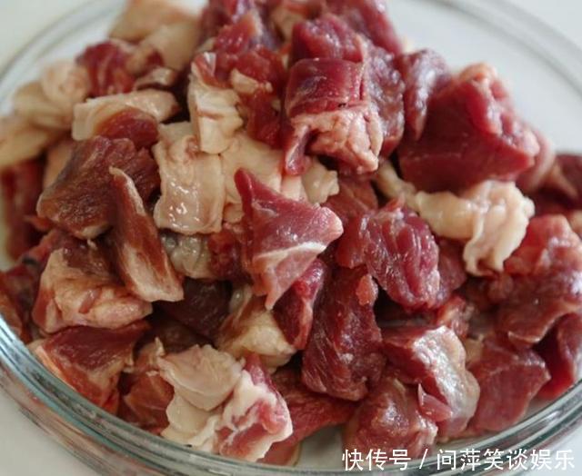 牛肉越焯水越脏?老师傅教你一法子,脏东西主动跑出来,没腥味