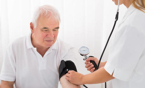 高血压|老年人高血压有这3个特点！想要血压稳定，必须遵守这3大原则