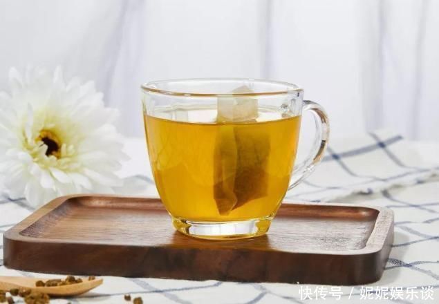 健康|专家提醒:晚上睡前尽量别吃东西,尤其是这2种食物,不妨了解下