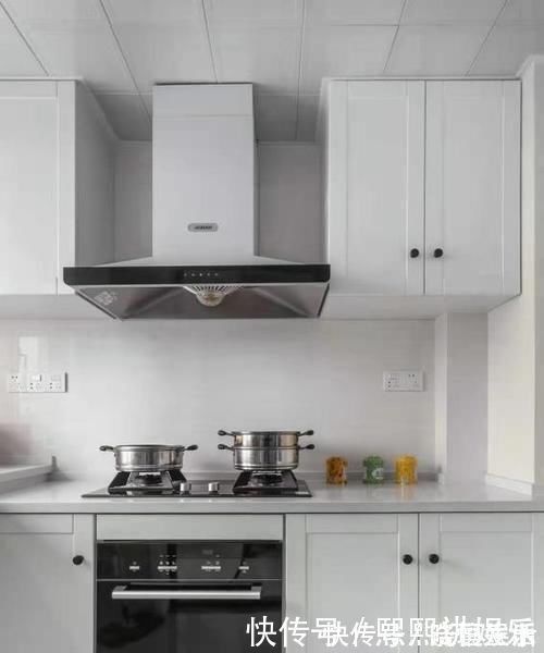 接缝处|为什么你家的插座在瓷砖接缝处,而别人家插座都在一块瓷砖上