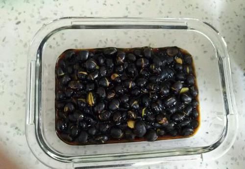 黑豆|醋泡黑豆有什么作用？可别小瞧它，很多养生朋友都在吃！