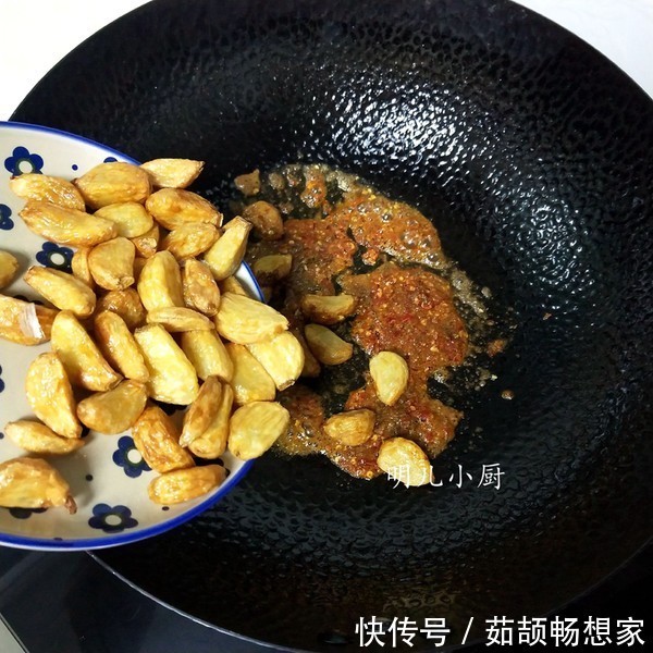 大蒜放久了怕长芽教你一招,即使放半年,都像刚买的,快收藏!