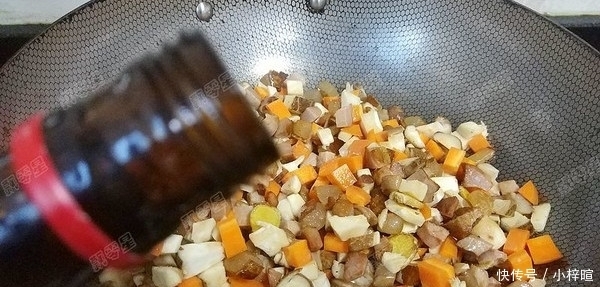 腌制|腌制腊肉时,只放盐就错了!多放一点它,腊肉不长霉,放一年不坏