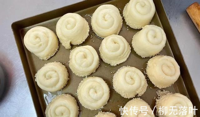 2碗面粉1个鸡蛋,营养美味无添加,孩子超喜欢,比蛋糕好吃多了!