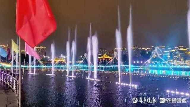 喷泉|夜色下的音乐喷泉，婀娜多姿绚丽多彩