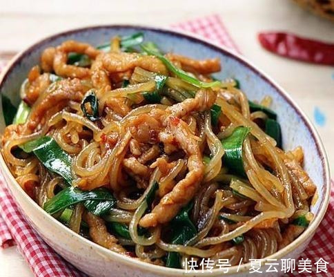 蒜米|美食推荐酸菜爆大肠，红烧猪蹄，酸菜鱼，韭菜肉丝炒粉条的做法