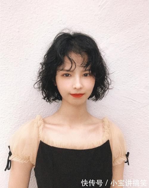 超短发|女人过了50岁发型这样剪,洋气显年轻,时尚更自信