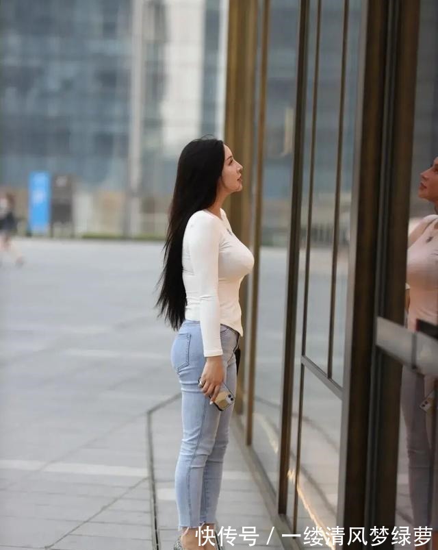 穿搭 青春朝气的打底裤穿搭减龄显气质,彰显复古的流行元素,安静淡雅!